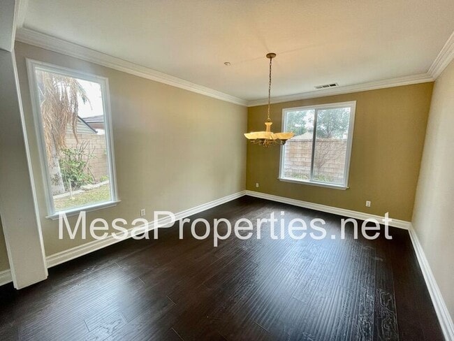 Photo - 15471 American Way