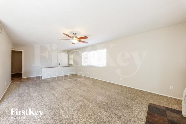 Photo - 8647 E Fillmore St