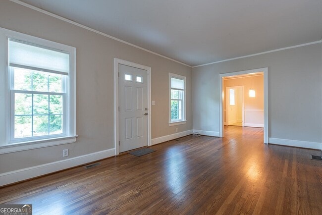 Photo - 208 Shadowmoor Dr