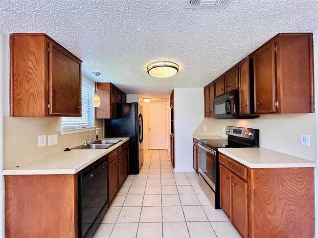Photo - 8800 Clearbrook Trail