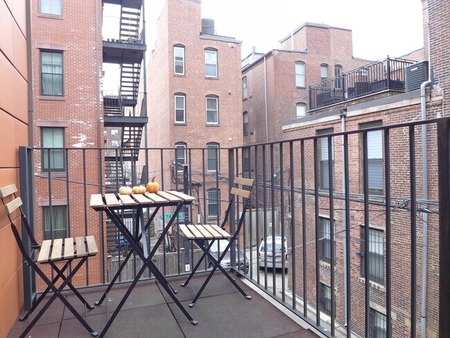 Photo - 17 E Springfield St Unidad 3