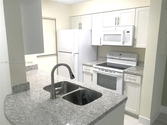 Photo - 2831 N Oakland Forest Dr Unit 112