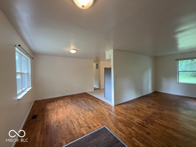 Photo - 2646 W 60th St