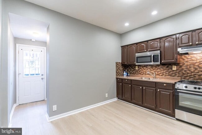 Photo - 1905 Waterloo St