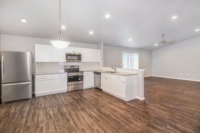 Photo - 16557 Charles Town Dr