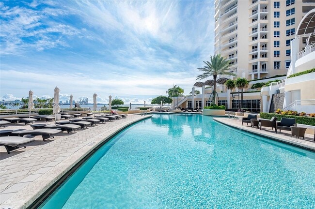 Photo - 808 Brickell Key Dr