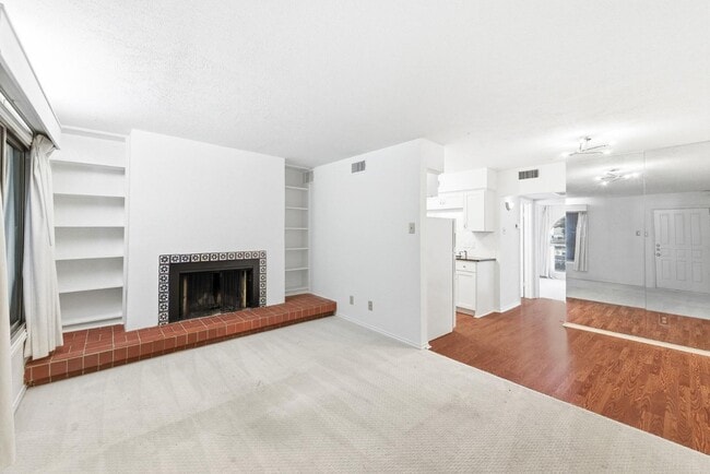 Photo - 505 W 7th St