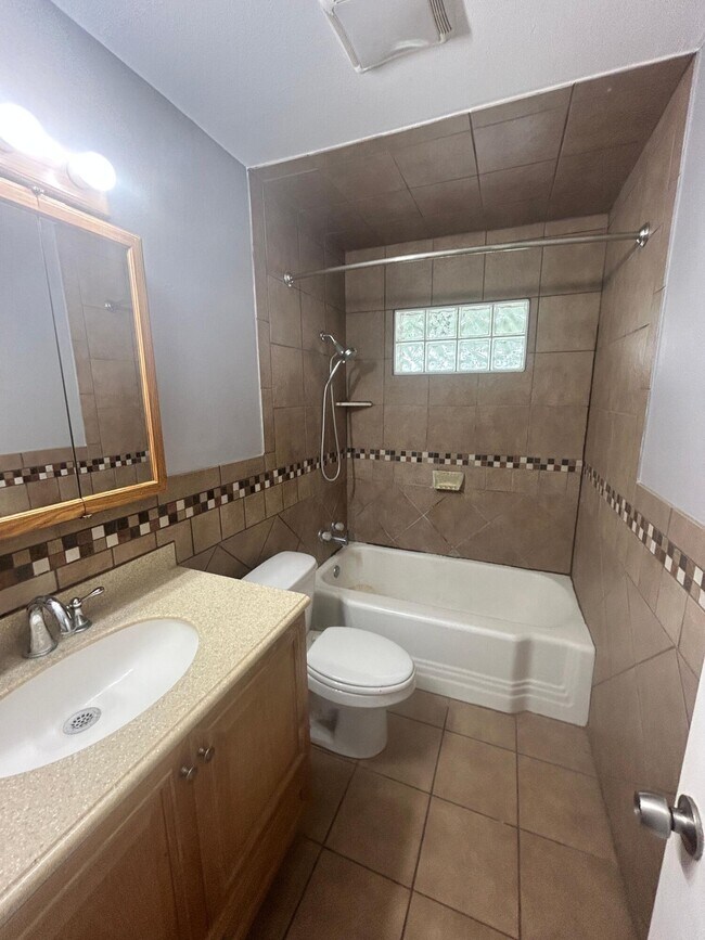 Photo - 2511 52nd St