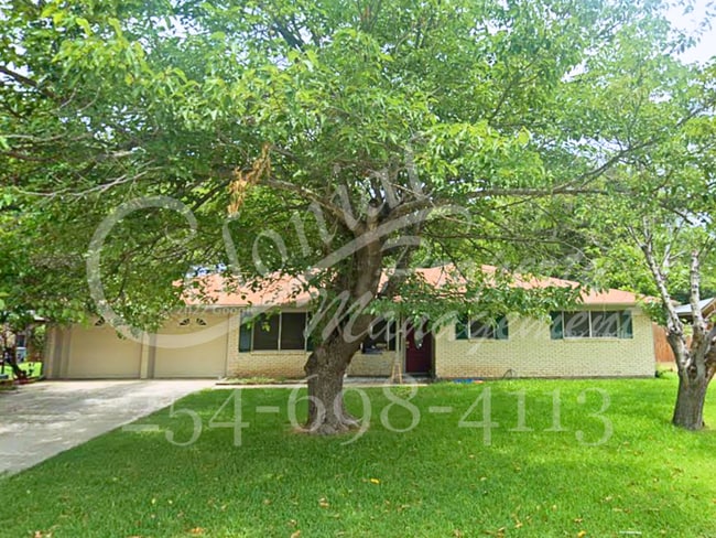 Building Photo - NEW IN MANAGEMENT - AVAILABLE NOW Rental