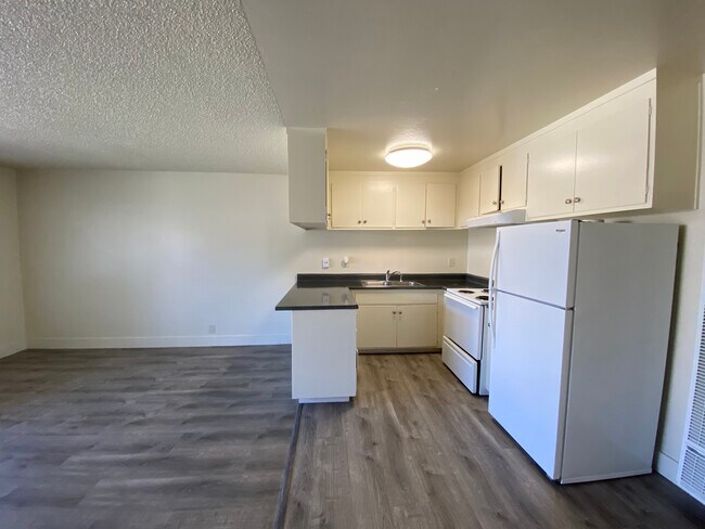 Photo - Bel Air Arms Apartments