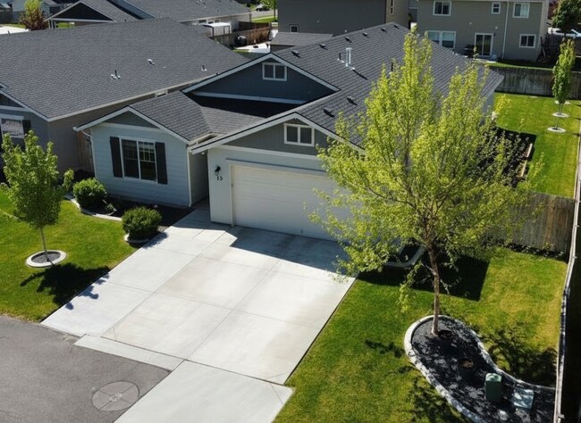 Photo - 25 S Shumway Ave