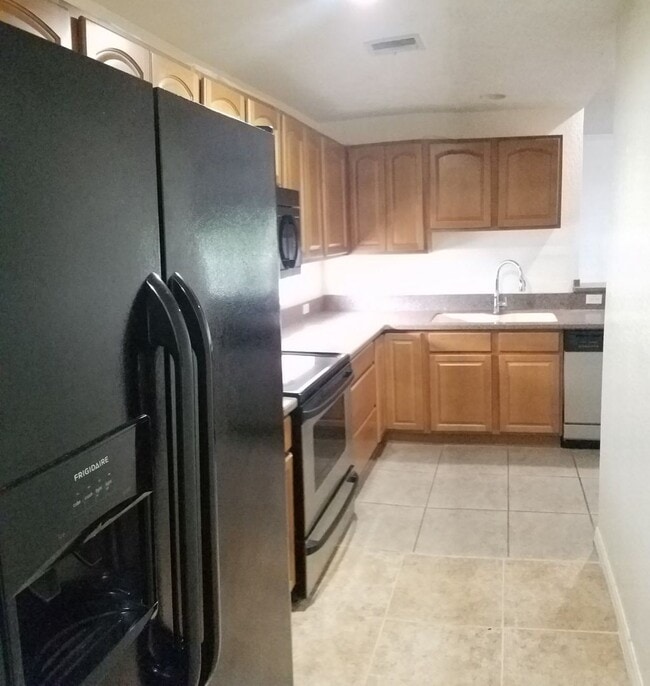 Photo - 231 NE 28th Ave
