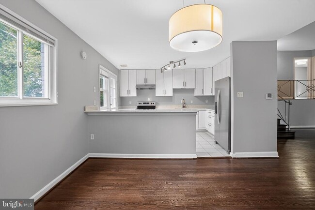 Photo - 9211 E Parkhill Dr