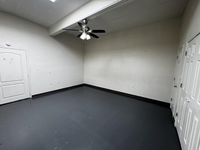 Photo - 1619 University Ave Unit 3