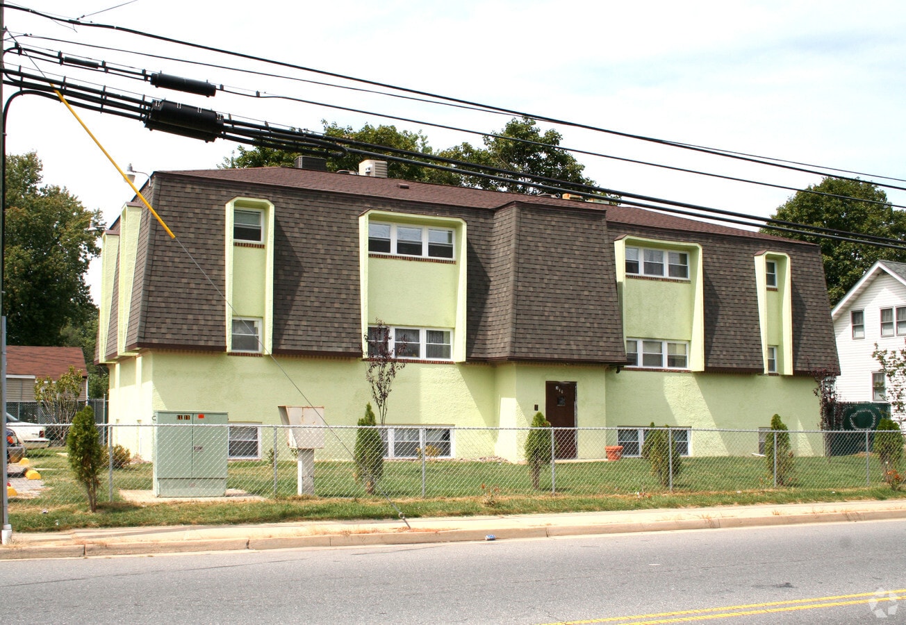 Photo - 311 Landing Ln Apartments