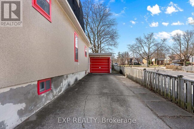 Photo - 5958 Summer St
