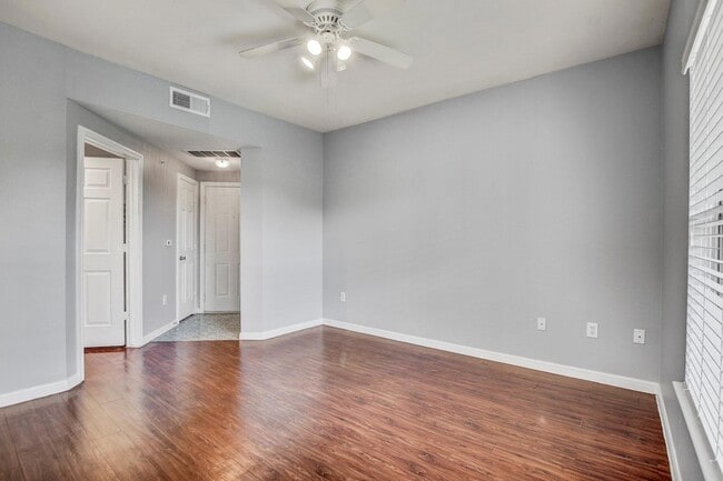 Photo - 2320 Gracy Farms Ln Unit 1024