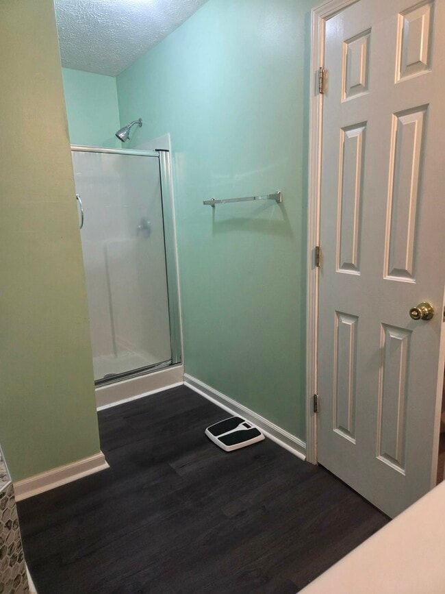 Photo - 40 Harbour Lake Dr