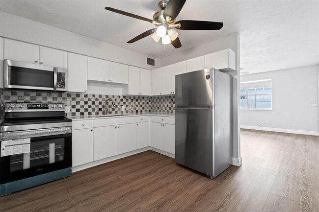 Photo - 11441 SW 2nd St Unit 11443