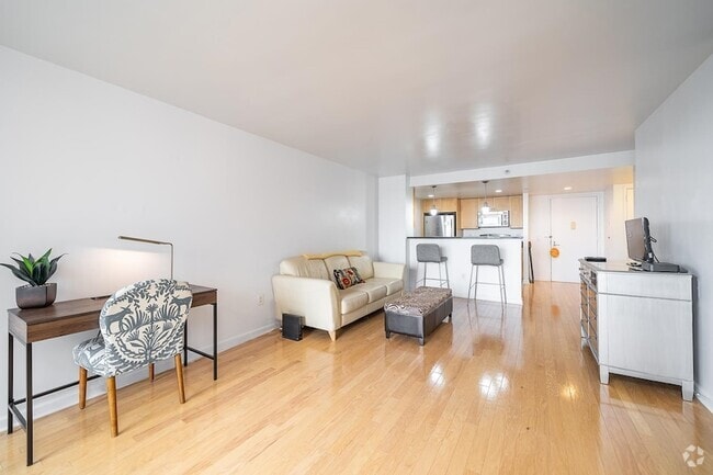 Building Photo - 700 Grove St Rental
