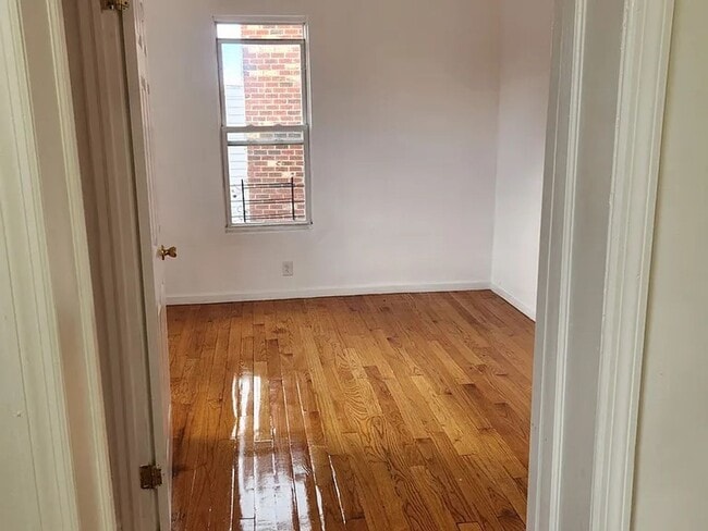 Photo - 3663 Bronxwood Ave Unidad 2ND FLOOR