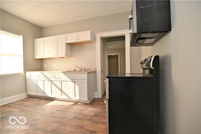 Photo - 845 N Rural St