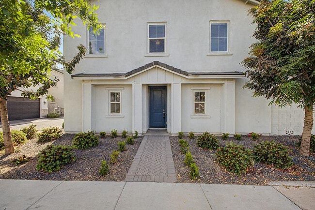 Building Photo - 5536 S Dillon