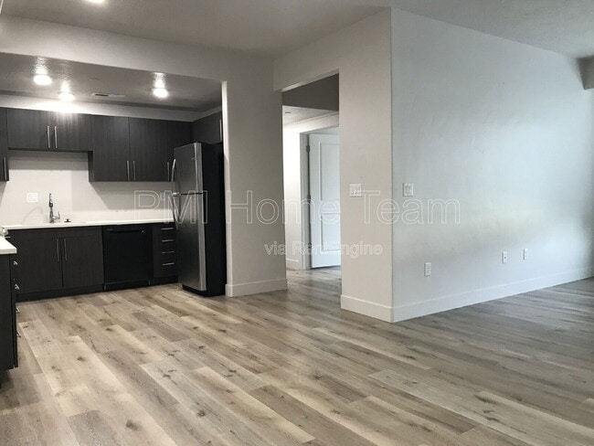 Photo - 2874 Kiesel Ave Unit 208