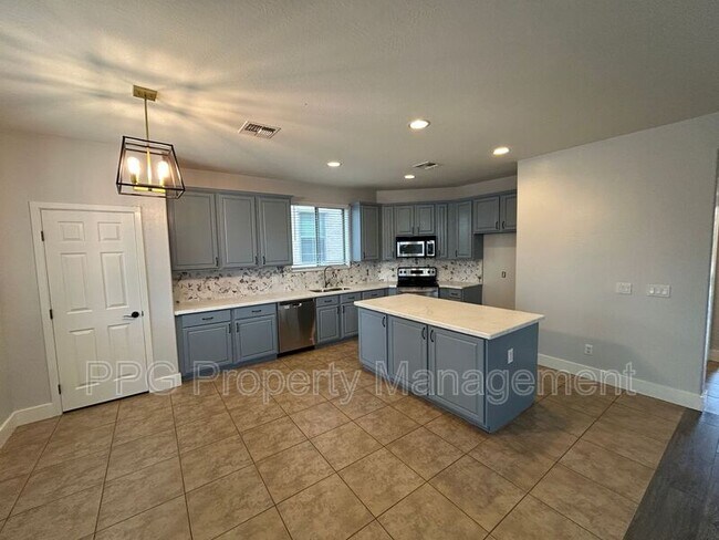 Photo - 15439 W Poinsettia Dr