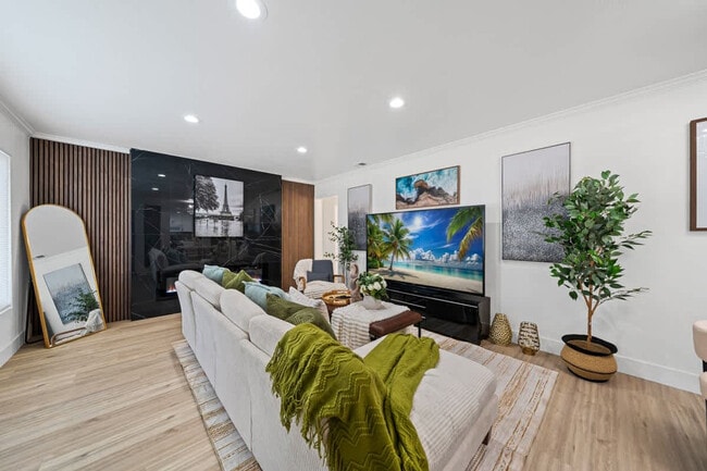 Photo - 606 S Sunshine Ave Unit ID1465022P