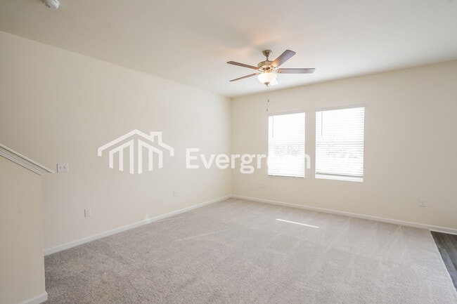 Photo - 153 Snowdrop Ave