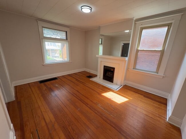2409 Fairview Ave