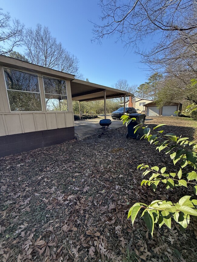 Photo - 1633 Yvonne Dr