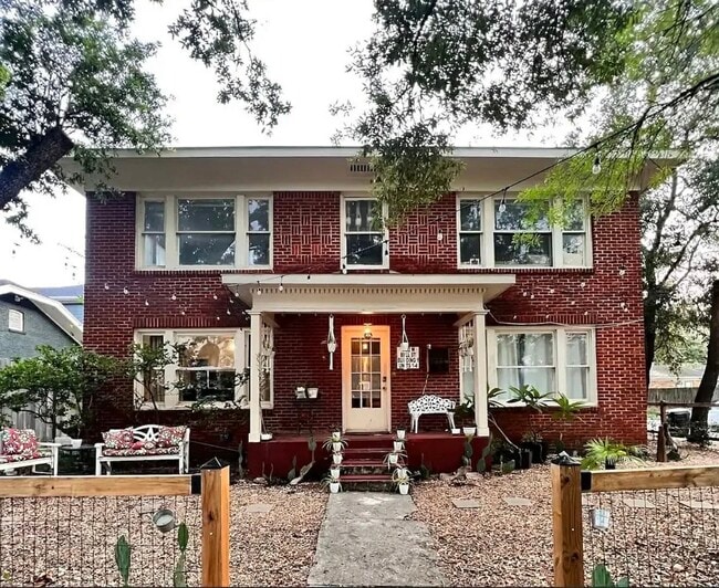 Building Photo - 1302 W Bell St Unit 1