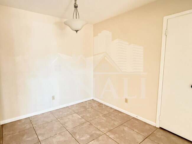540 N May Unit 1135