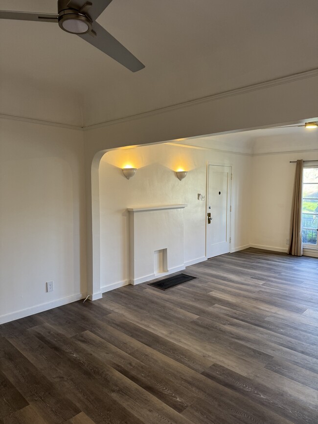 Living room - 1221 Stearns Dr