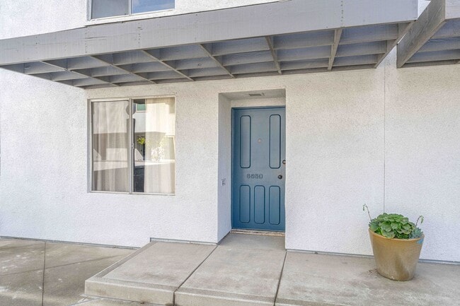 Photo - SPACIOUS 2 Bed Townhouse in Garden Grove