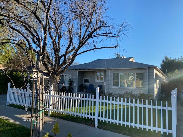 Photo - 7526 Gloria Ave Casa