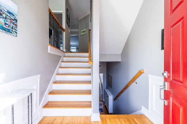 Photo - 2454 Vivian Cir