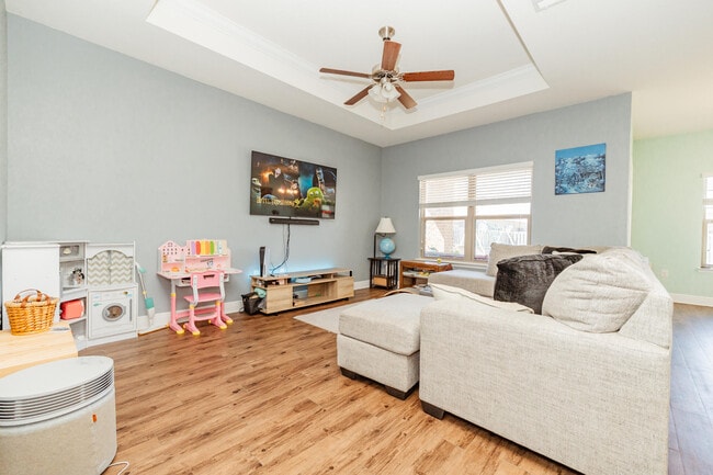 Photo - 668 Teal St