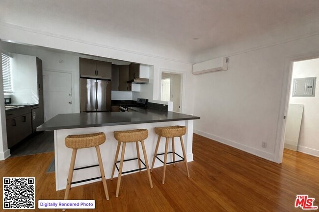 Photo - 856 S Gramercy Pl