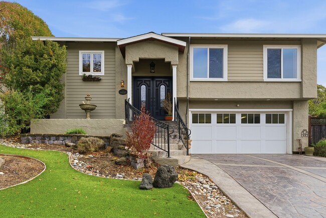 Building Photo - Exceptional Home in the Back of the Valley, Pacifica