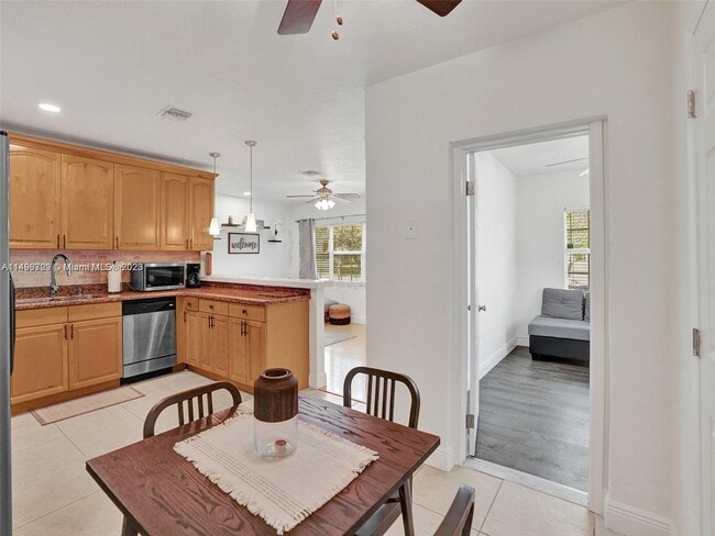 Photo - 6030 NE 6th Ave