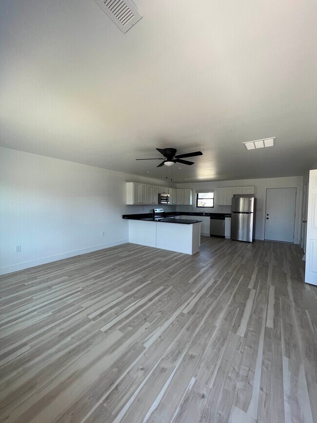 Photo - 1124 Winton Pl