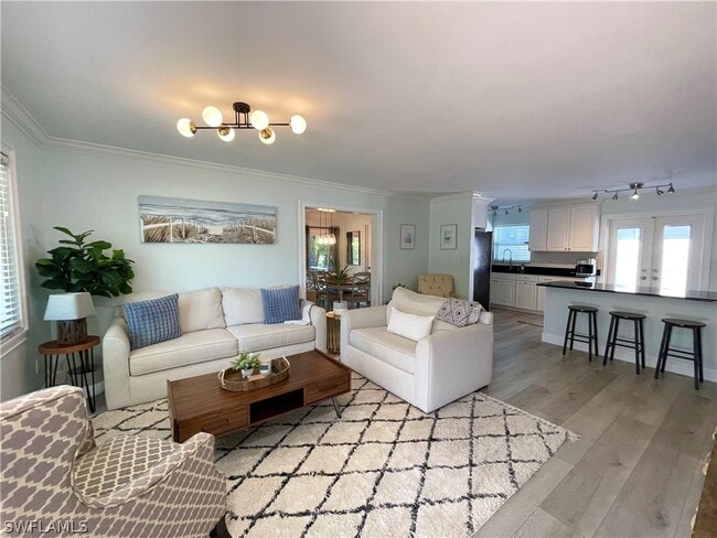 Photo - 905 13th St N