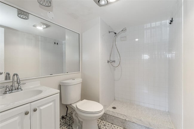 Photo - 9523 S Hollybrook Lake Dr Unit 107