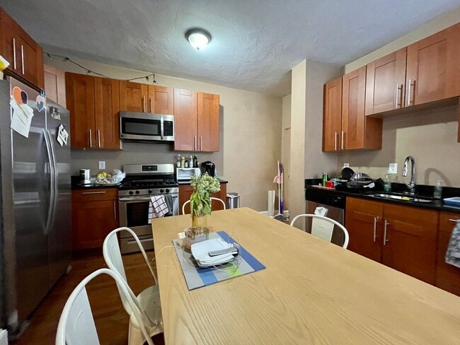 Photo - AWESOME ALLSTON 5 BED/2 BATH FOR 9/1/2026