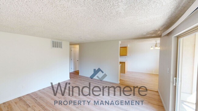 Photo - 1918 J St