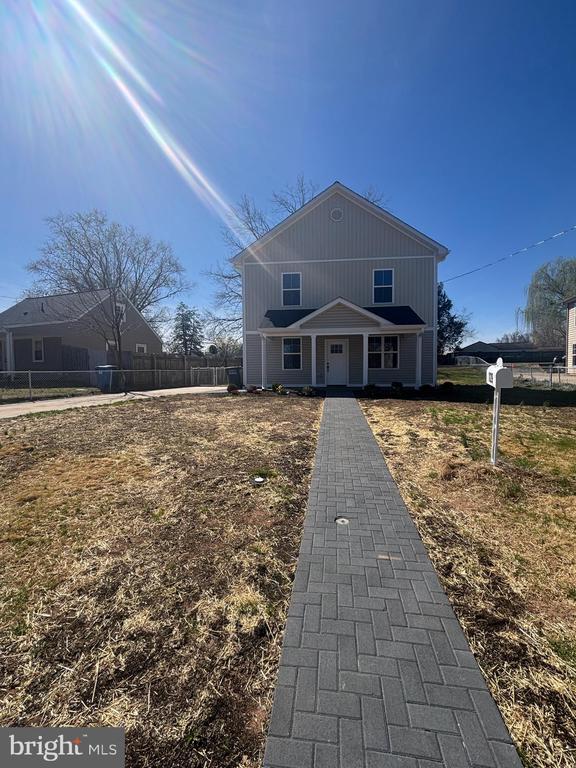 Photo - 129 Evans St