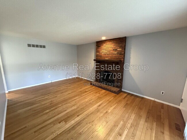 Photo - 733 Jares Ct